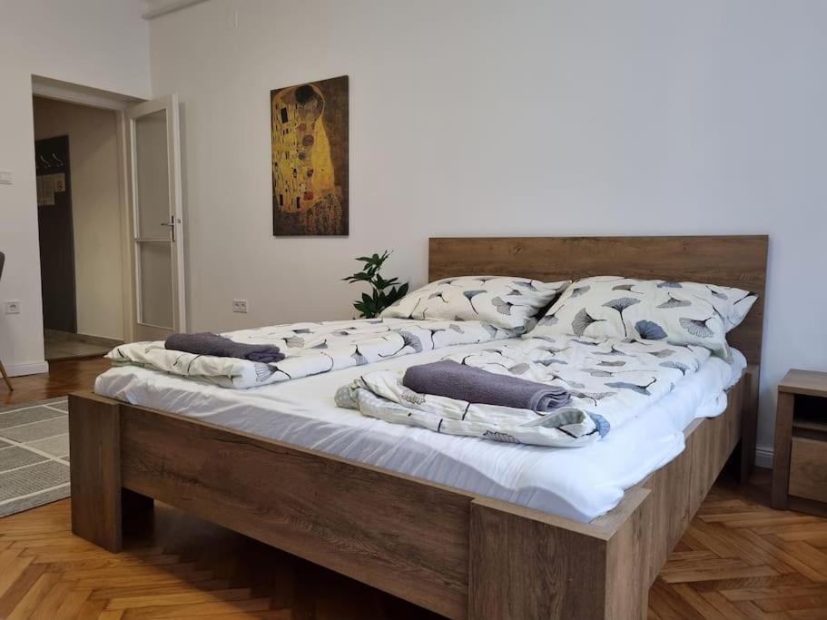 Downtown Studio Apartman Πετς Εξωτερικό φωτογραφία