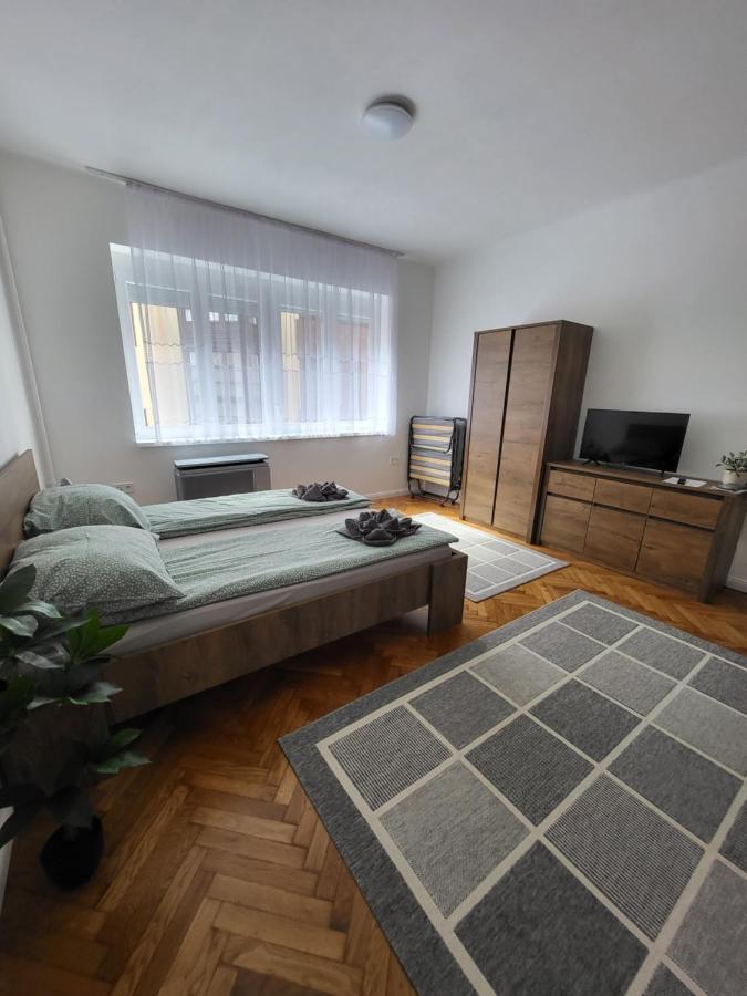 Downtown Studio Apartman Πετς Εξωτερικό φωτογραφία